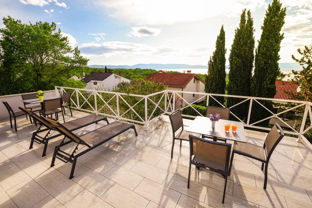 Apartmani Alice Njivice Exteriör bild