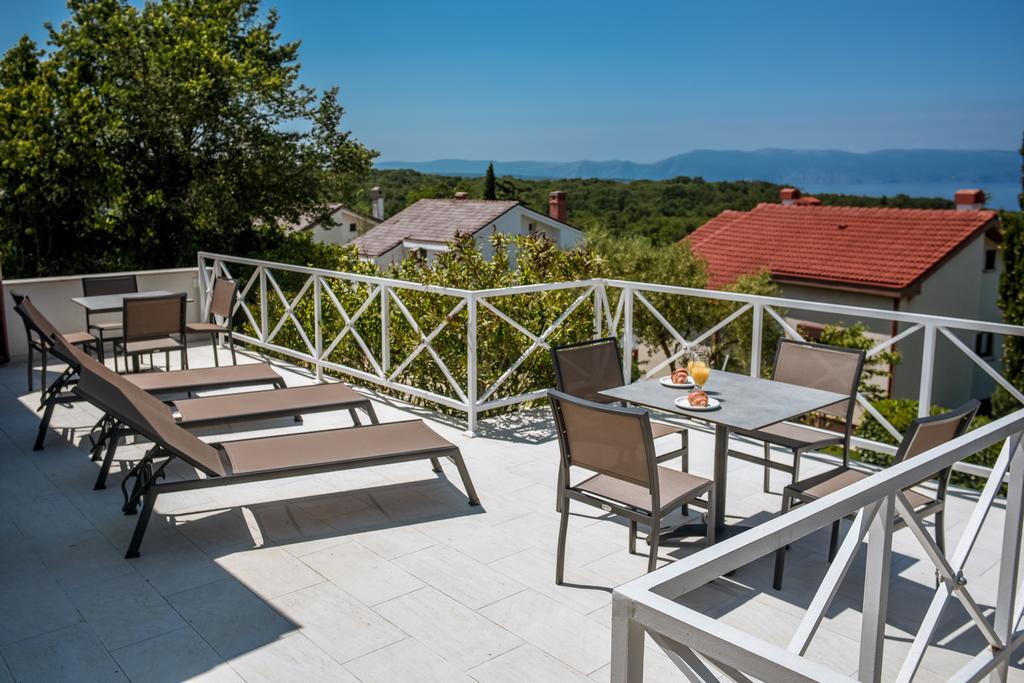 Apartmani Alice Njivice Exteriör bild