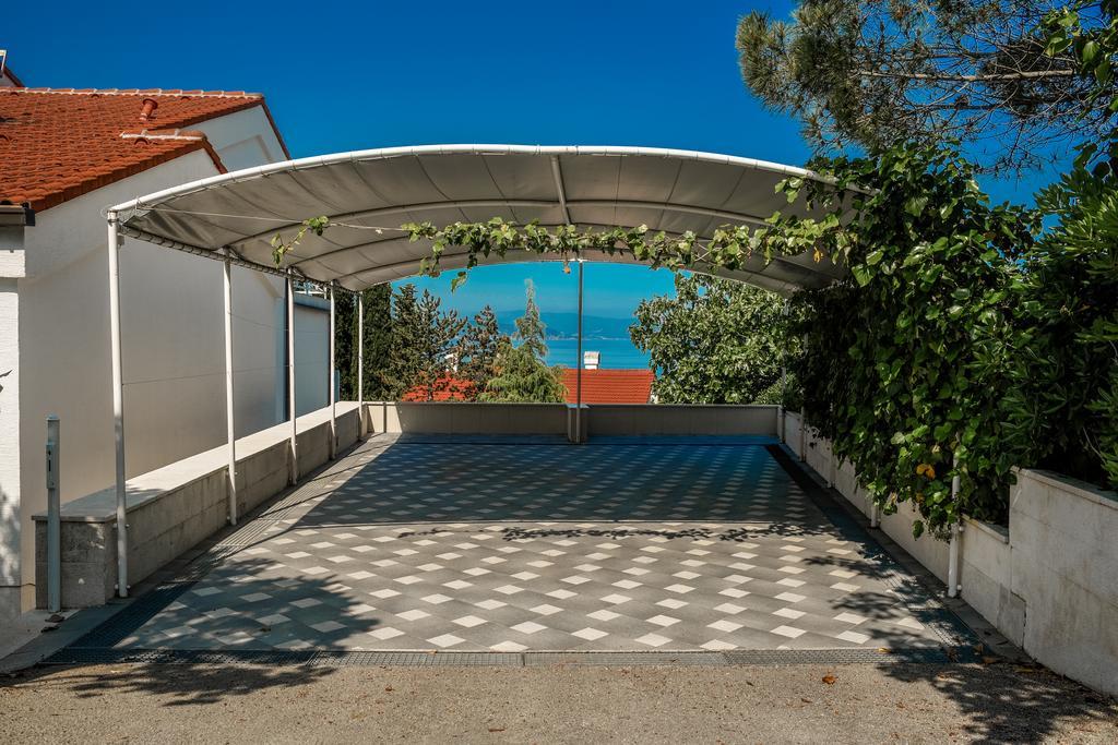 Apartmani Alice Njivice Exteriör bild