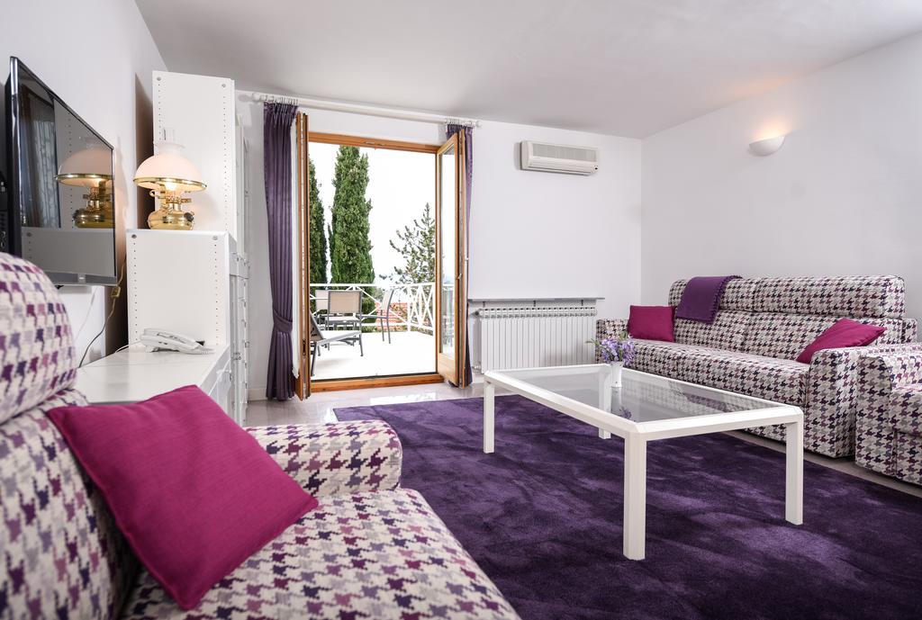 Apartmani Alice Njivice Exteriör bild