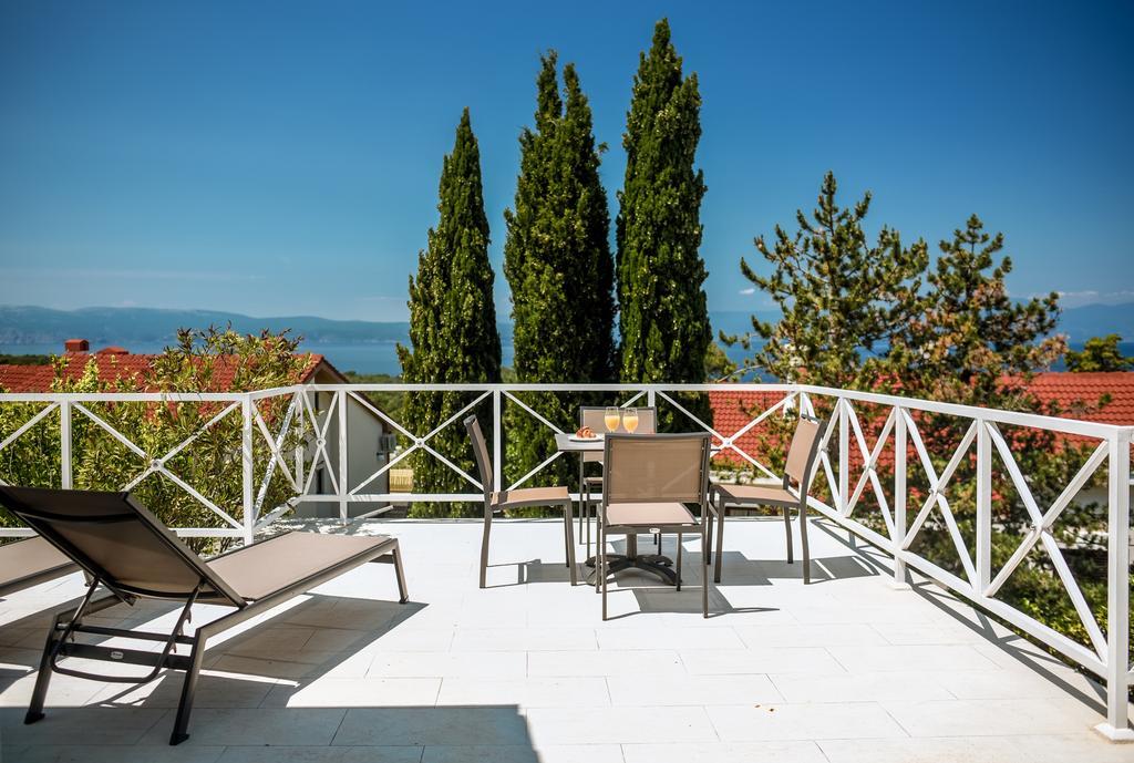 Apartmani Alice Njivice Exteriör bild