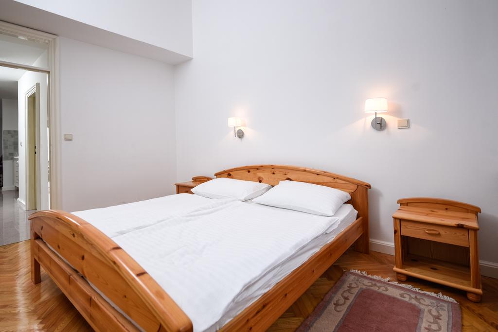 Apartmani Alice Njivice Exteriör bild