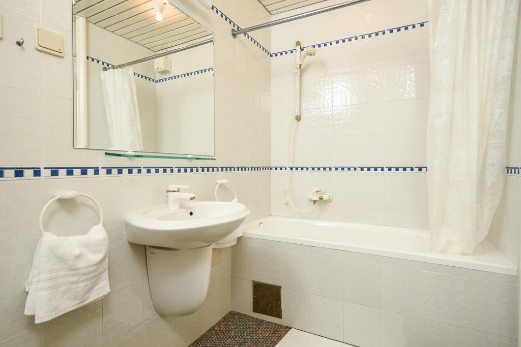 Apartmani Alice Njivice Exteriör bild