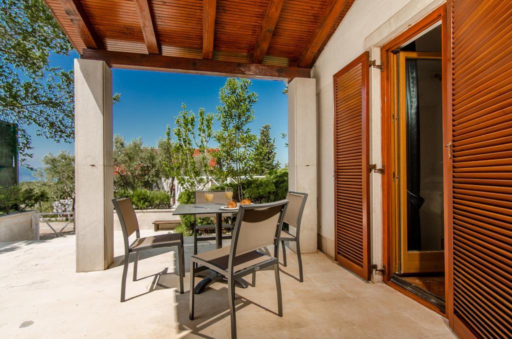 Apartmani Alice Njivice Exteriör bild