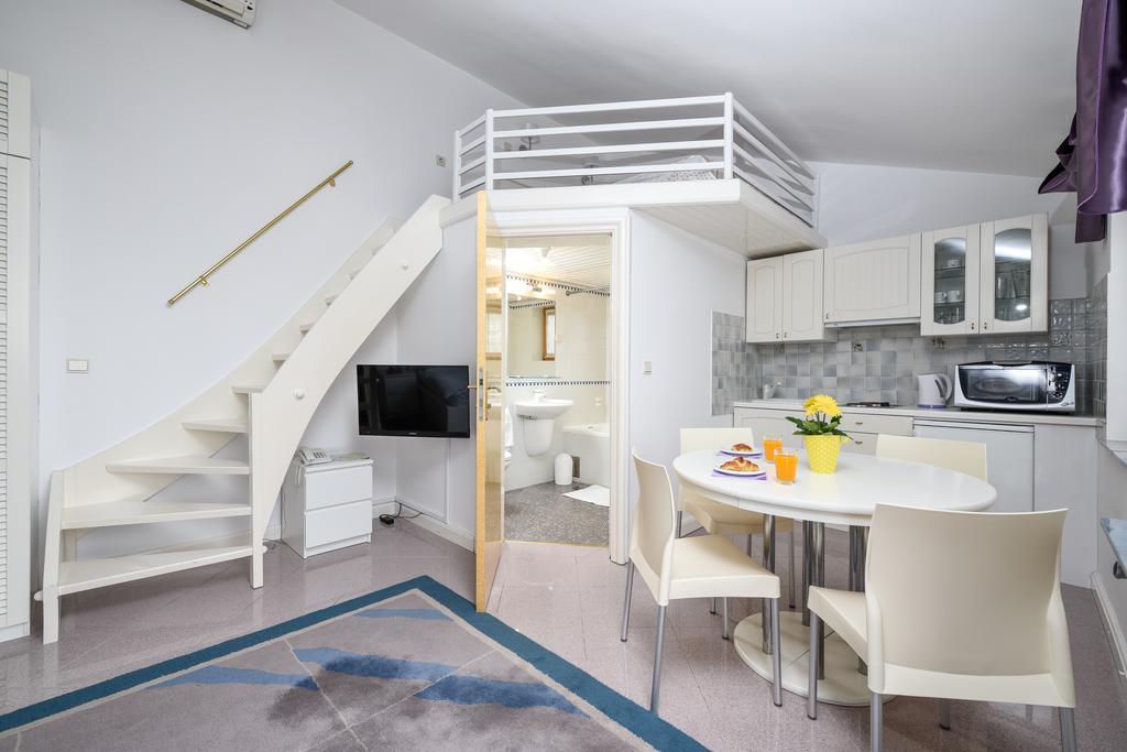 Apartmani Alice Njivice Exteriör bild