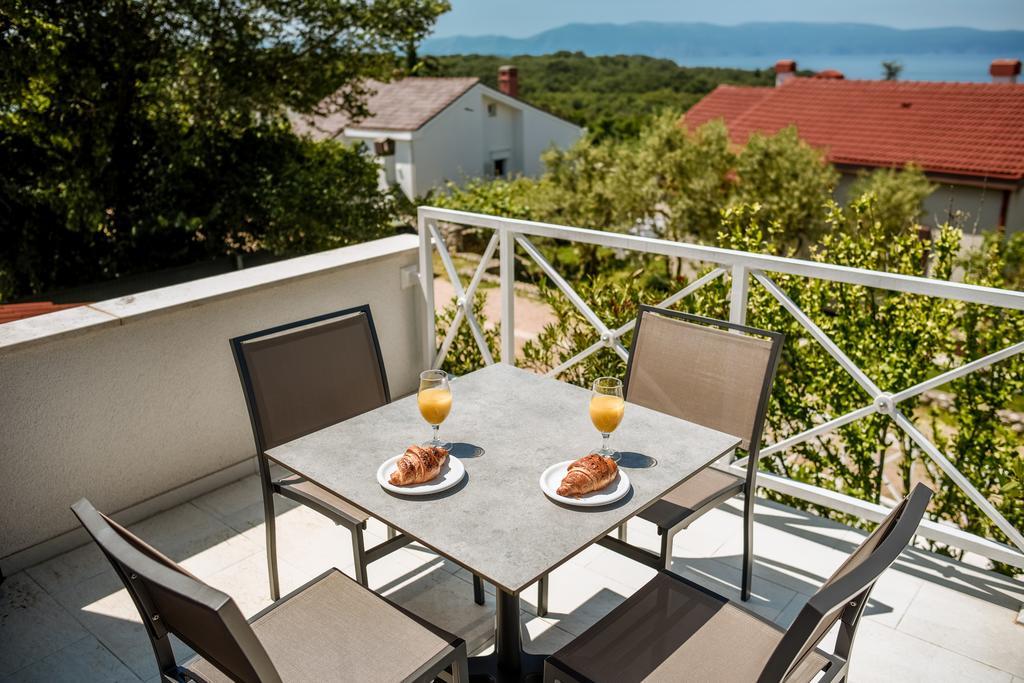 Apartmani Alice Njivice Exteriör bild