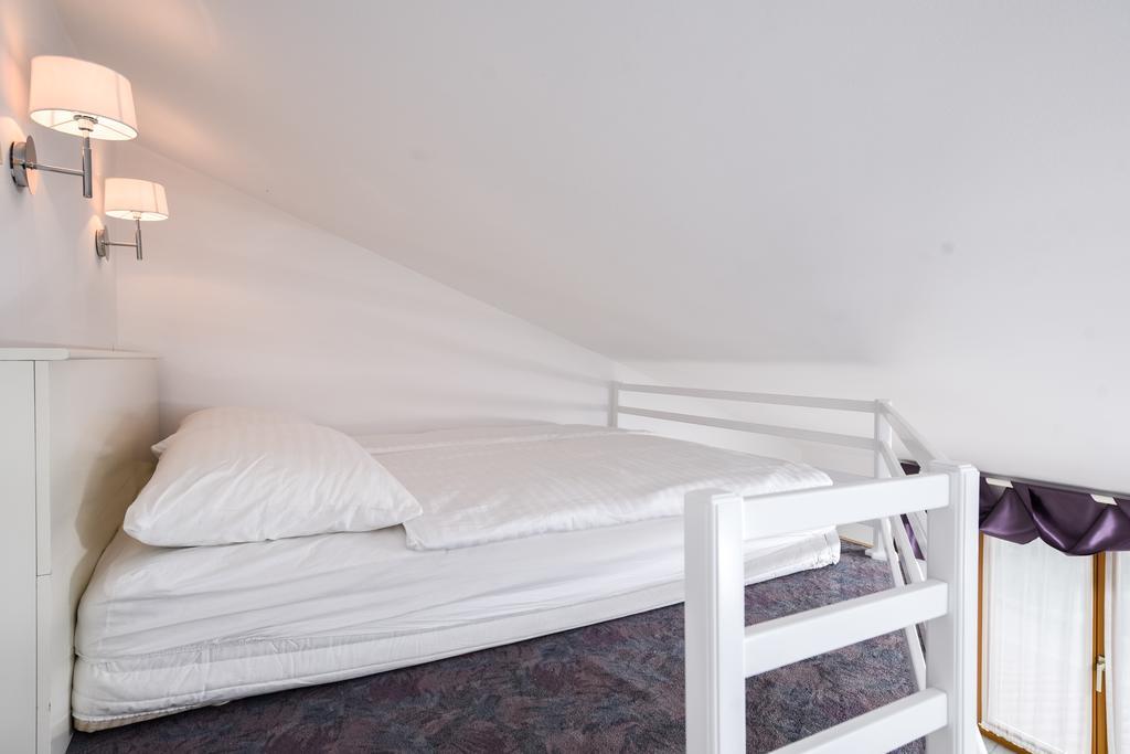 Apartmani Alice Njivice Exteriör bild