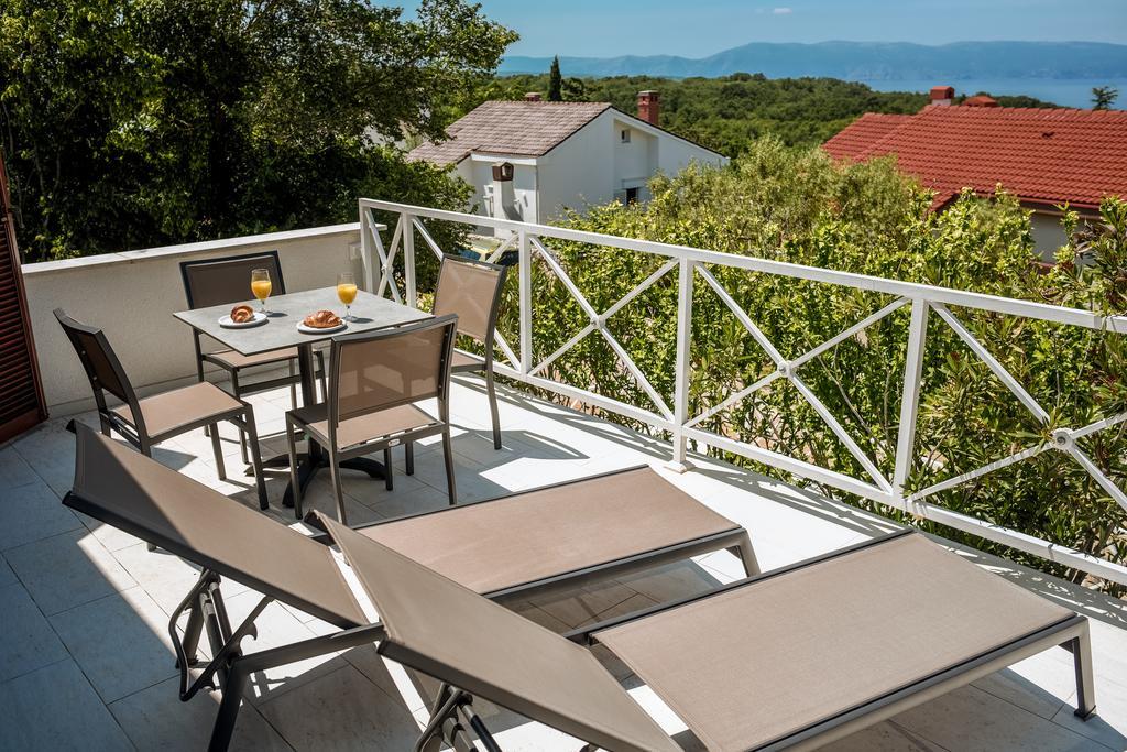 Apartmani Alice Njivice Exteriör bild