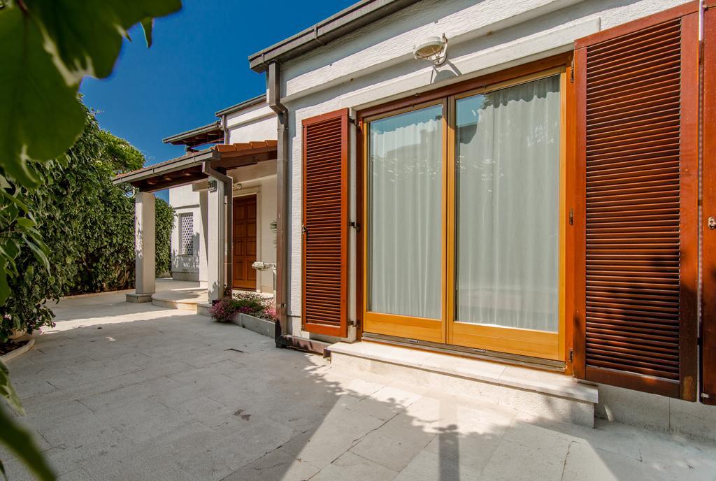 Apartmani Alice Njivice Exteriör bild