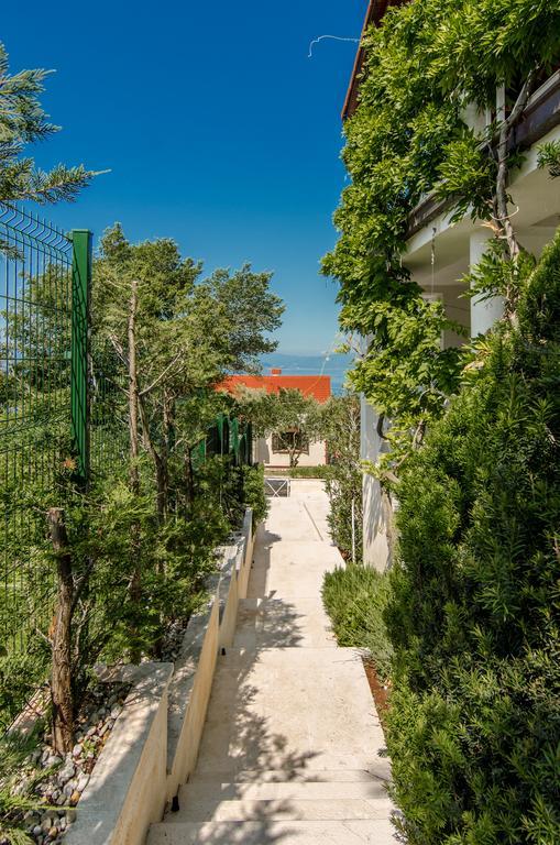 Apartmani Alice Njivice Exteriör bild