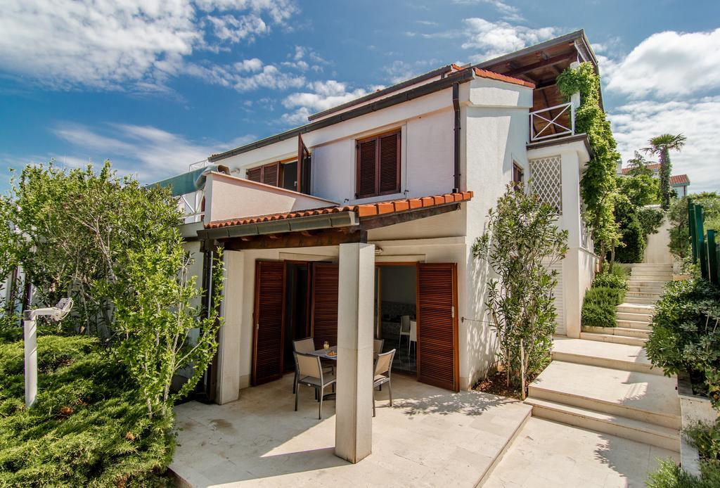 Apartmani Alice Njivice Exteriör bild